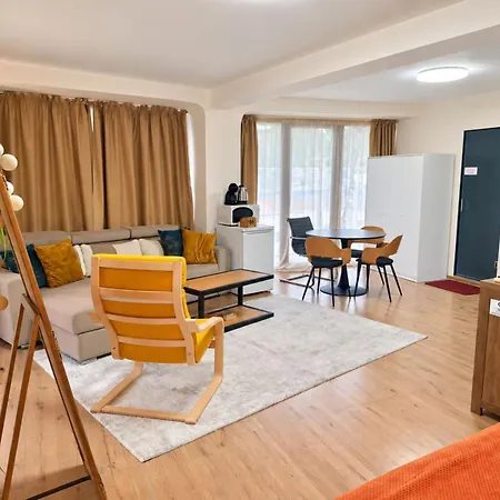 French Windows Center Apartment Plovdiv
