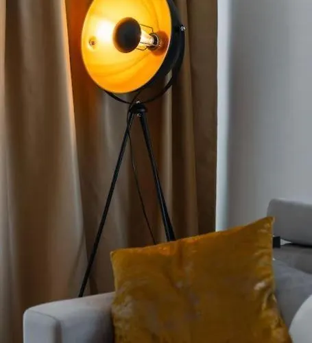 Apartment French Windows Studio Top Center *