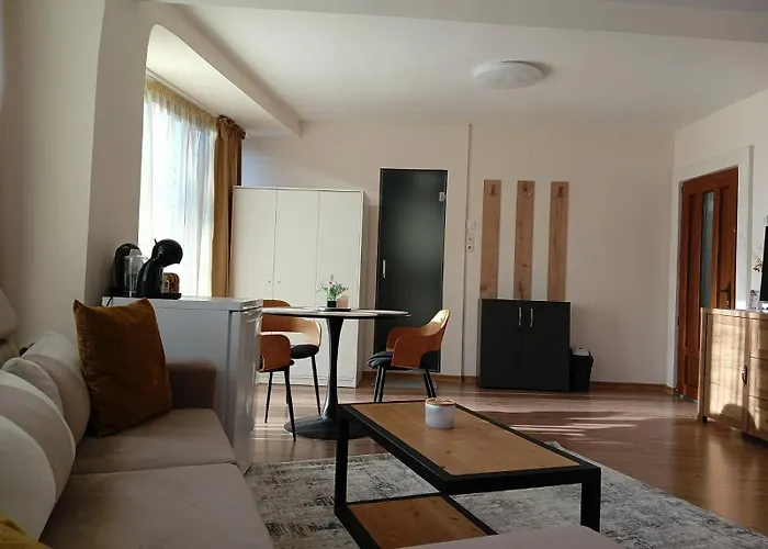 French Windows Studio Top Center Apartment *